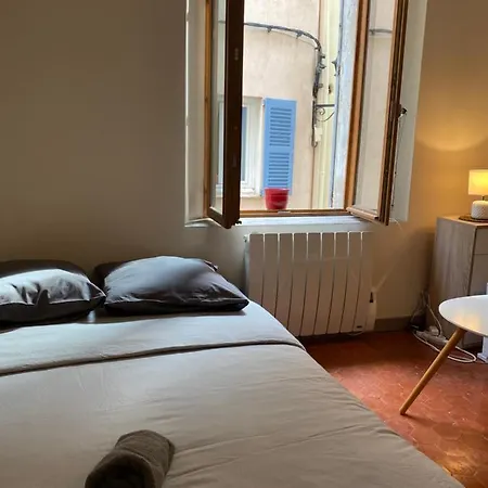 Studio, Calme Et Centre Au Coeur Du Vieil Apartment *